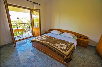 Chorwacja Privát Starigrad Paklenica, Zewnątrz
